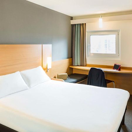 Отель Ibis Leeds Centre Marlborough Street Экстерьер фото